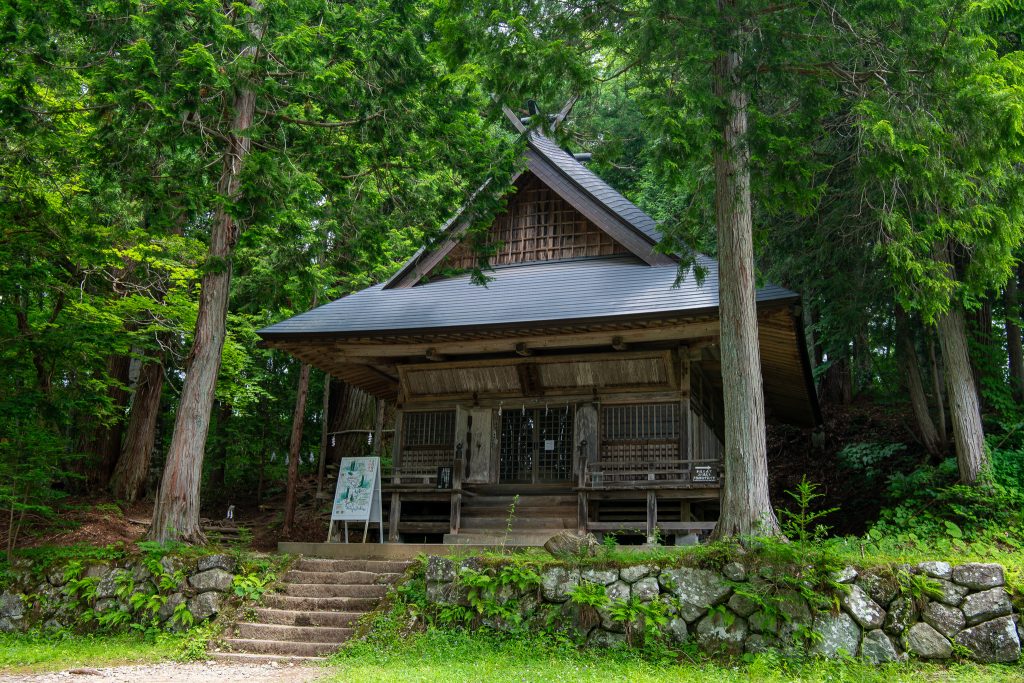 火之御子社の拝殿